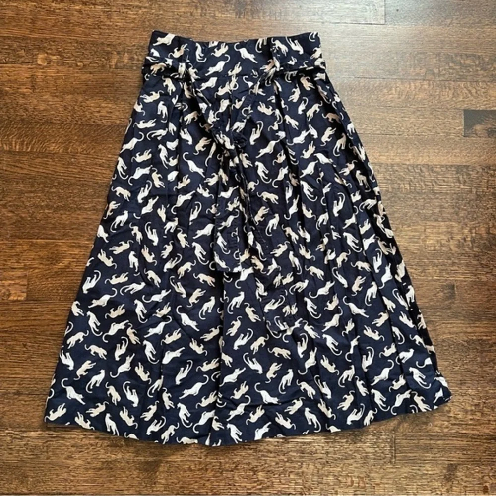Ann Taylor blue midi with leopards skirt size 0